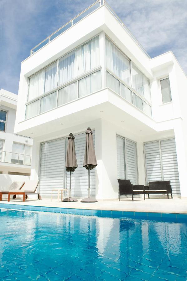 Touch Blue Residences Lárnaca Exterior foto